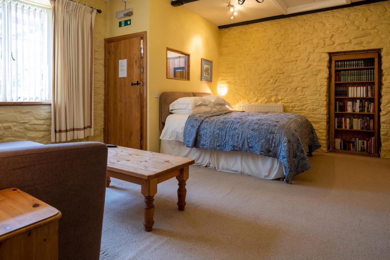Ty Mawr Country Hotel & Restaurant Carmarthen Exteriér fotografie